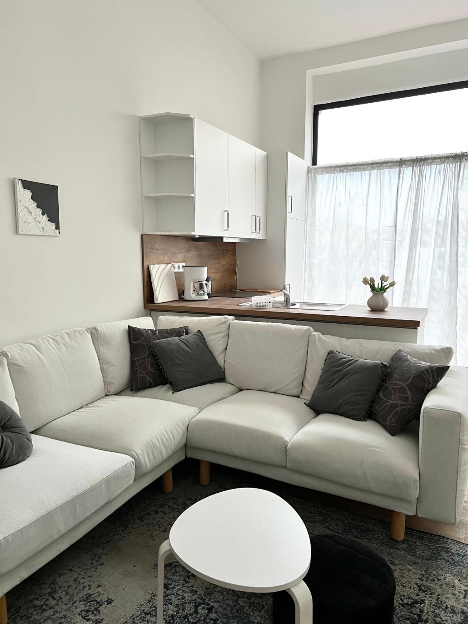 Living One Varel 1 Buitenkant foto